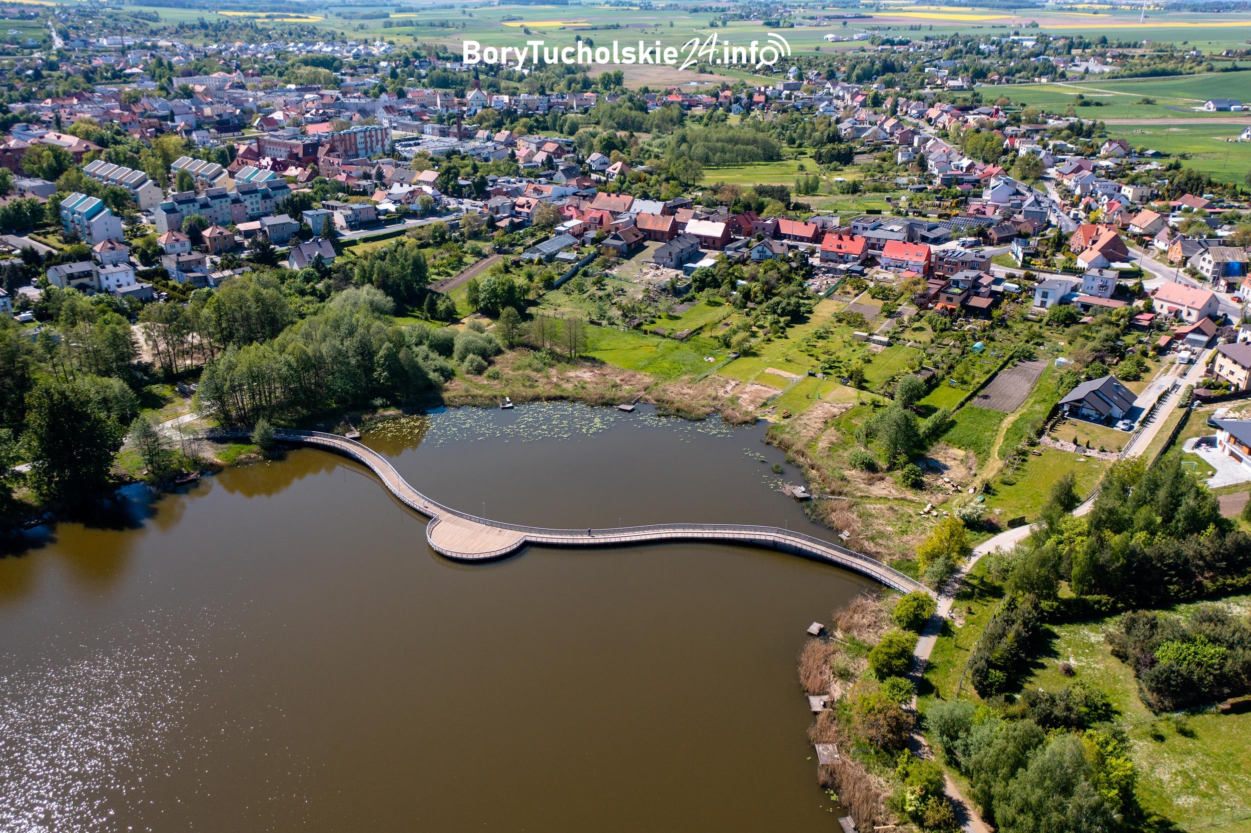 Promenada na Głęboczku. Dwustumetrowy spacer nad taflą jeziora