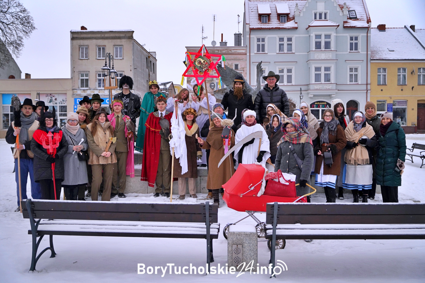 Kolędnicy przeszli ulicami Tucholi. Tradycji stało się zadość przed Wielkim Postem (FOTO, WIDEO)