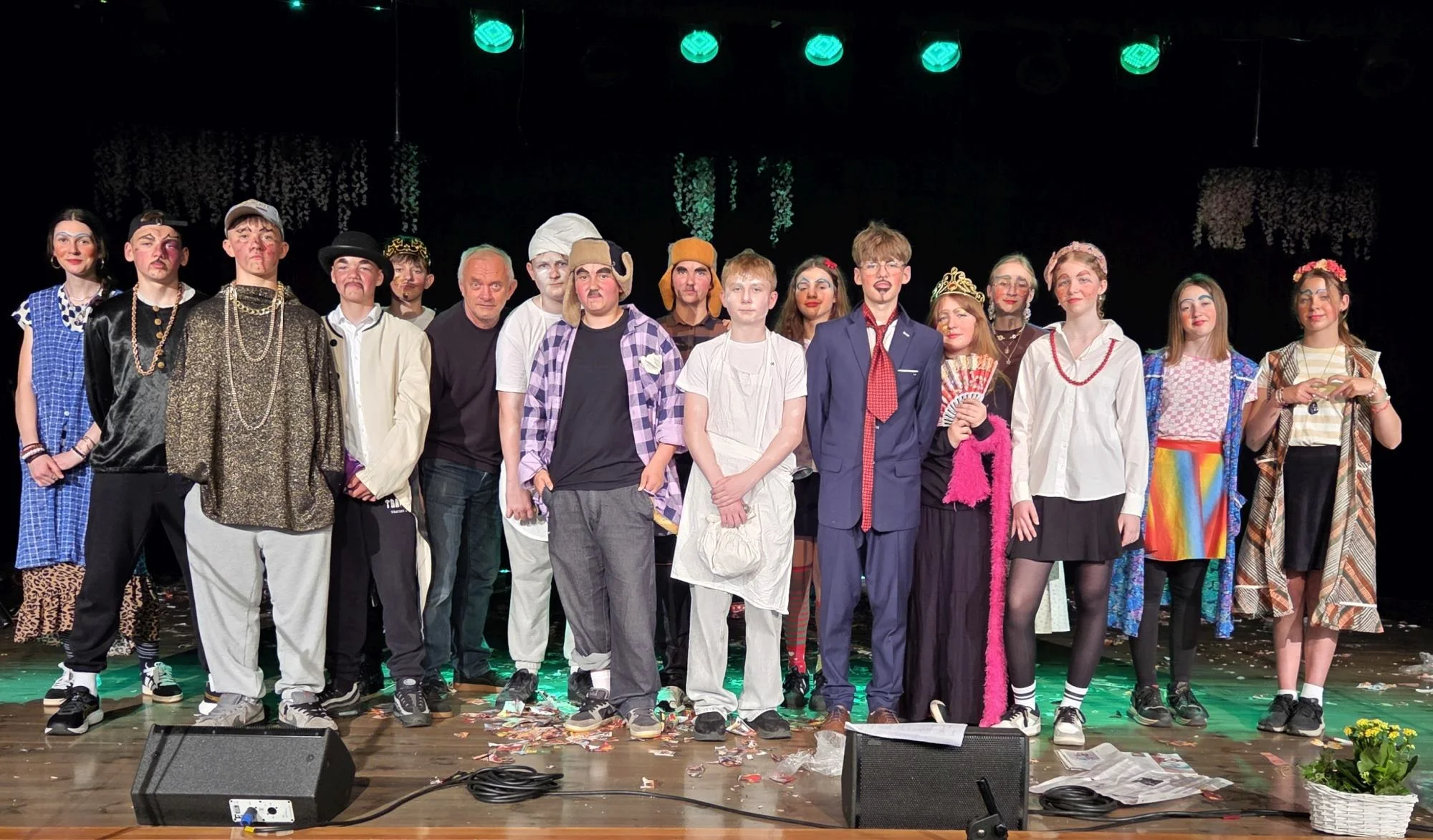 Warsztaty teatralne uczniów ze Śliwic zakończone premierą spektaklu „Na jubileusz ćwierćwiecza” (FOTO)