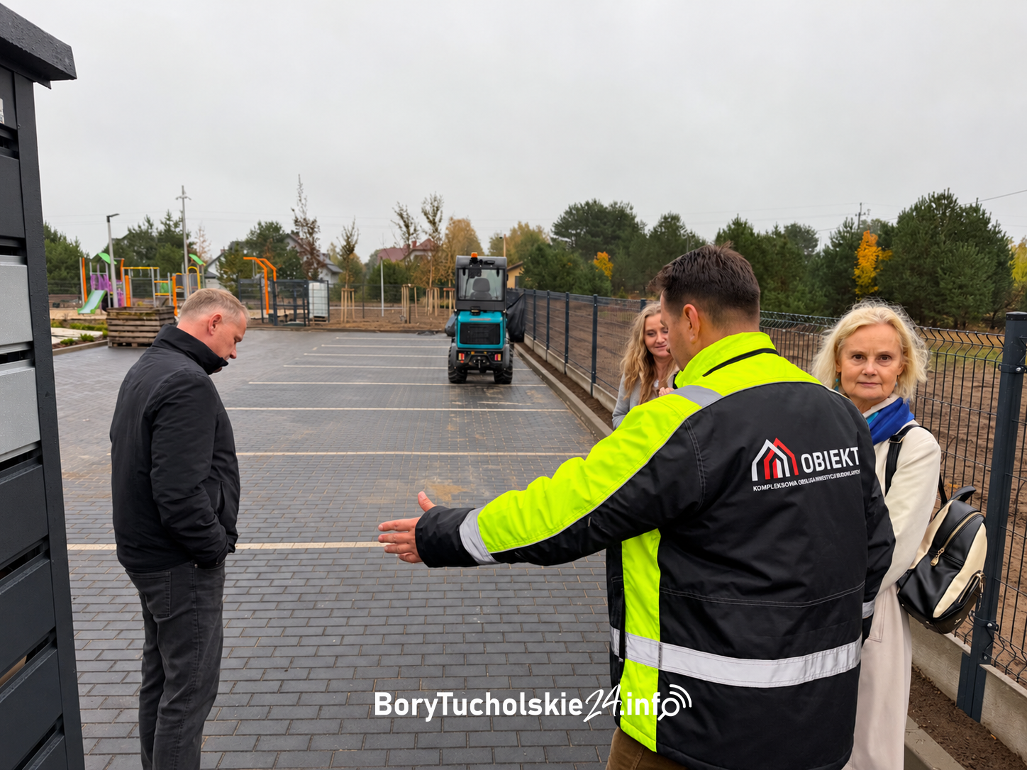 Kierownik budowy nie wpuścił naszego dziennikarz do żłobka w Rytlu na … posiedzenie komisji rewizyjnej (FOTO)