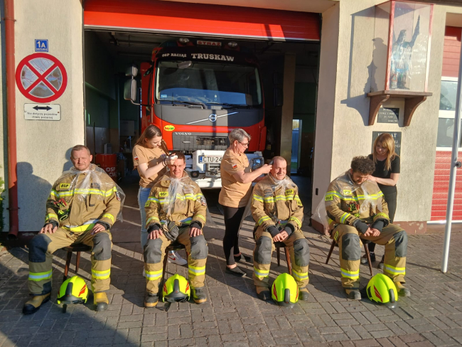 Strażacy z OSP w Raciążu przyłączyli się do akcji zbierania pieniędzy na walkę z rakiem (FOTO, WIDEO)