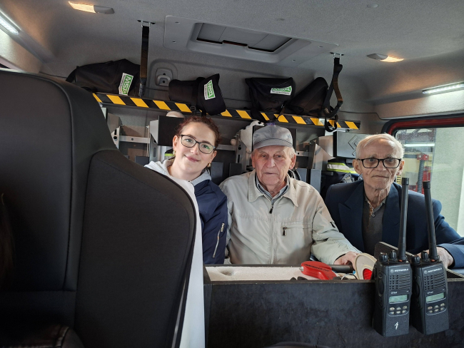 Seniorzy odwiedzili strażaków z OSP w Czersku (FOTO)