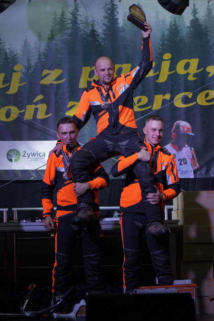 Kamil Szarmach ponownie Mistrzem Polski Drwali. To również ogromny sukces uczniów i absolwentów Technikum Leśnego w Tucholi! (FOTO)